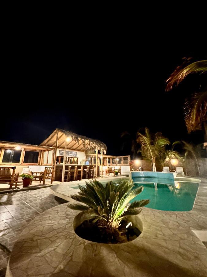 Hotel Puerto Antiguo Los Órganos Екстериор снимка