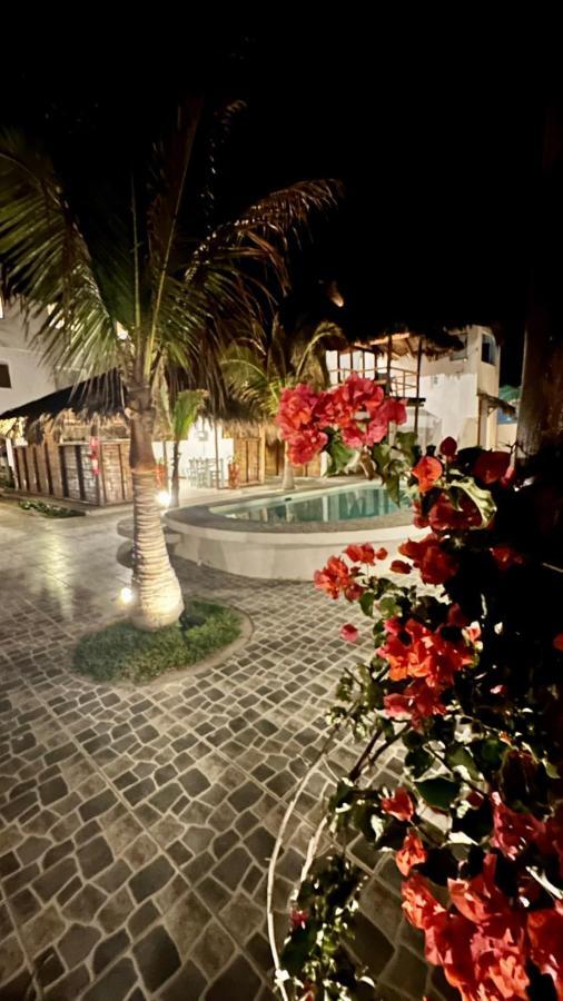 Hotel Puerto Antiguo Los Órganos Екстериор снимка