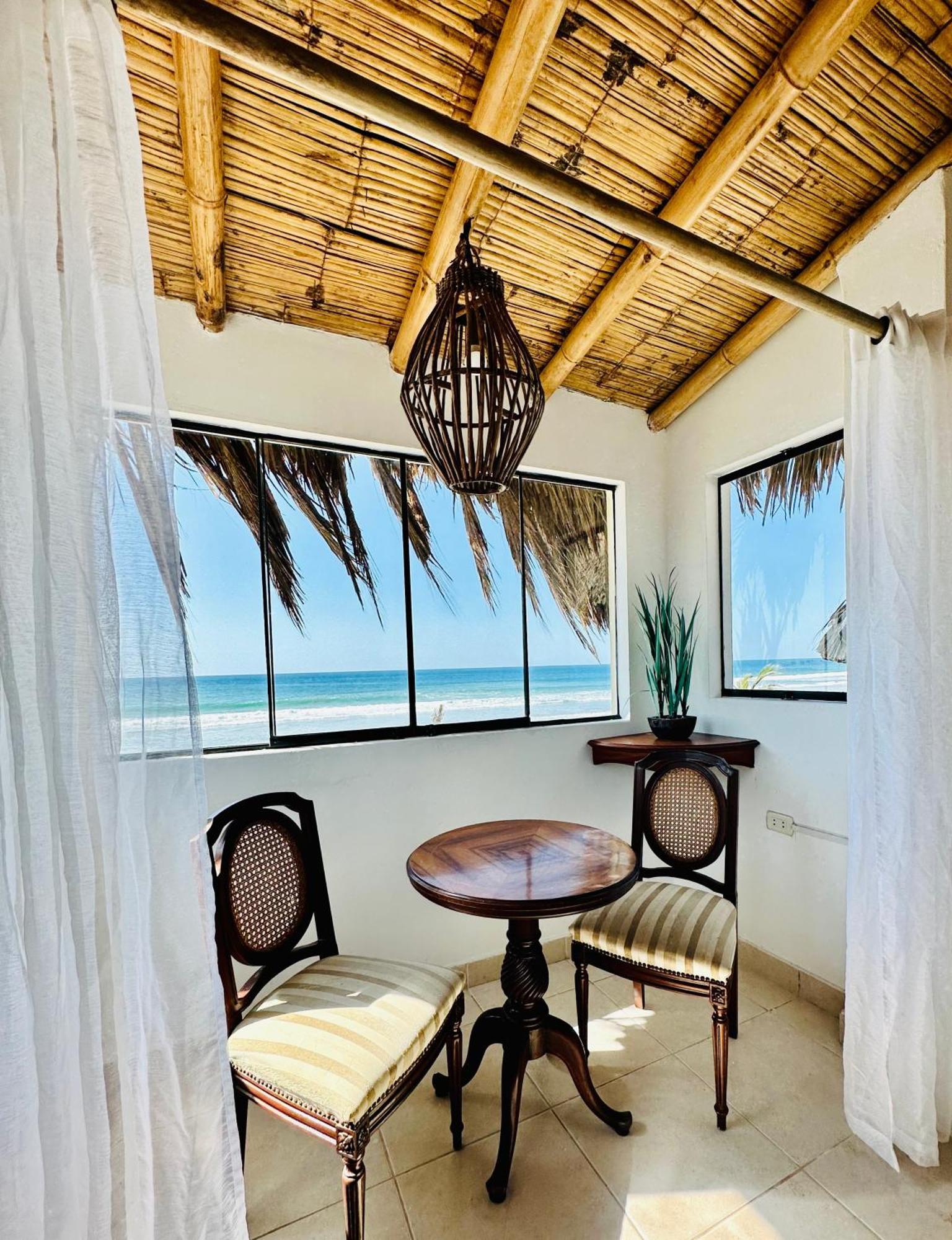 Hotel Puerto Antiguo Los Órganos Екстериор снимка