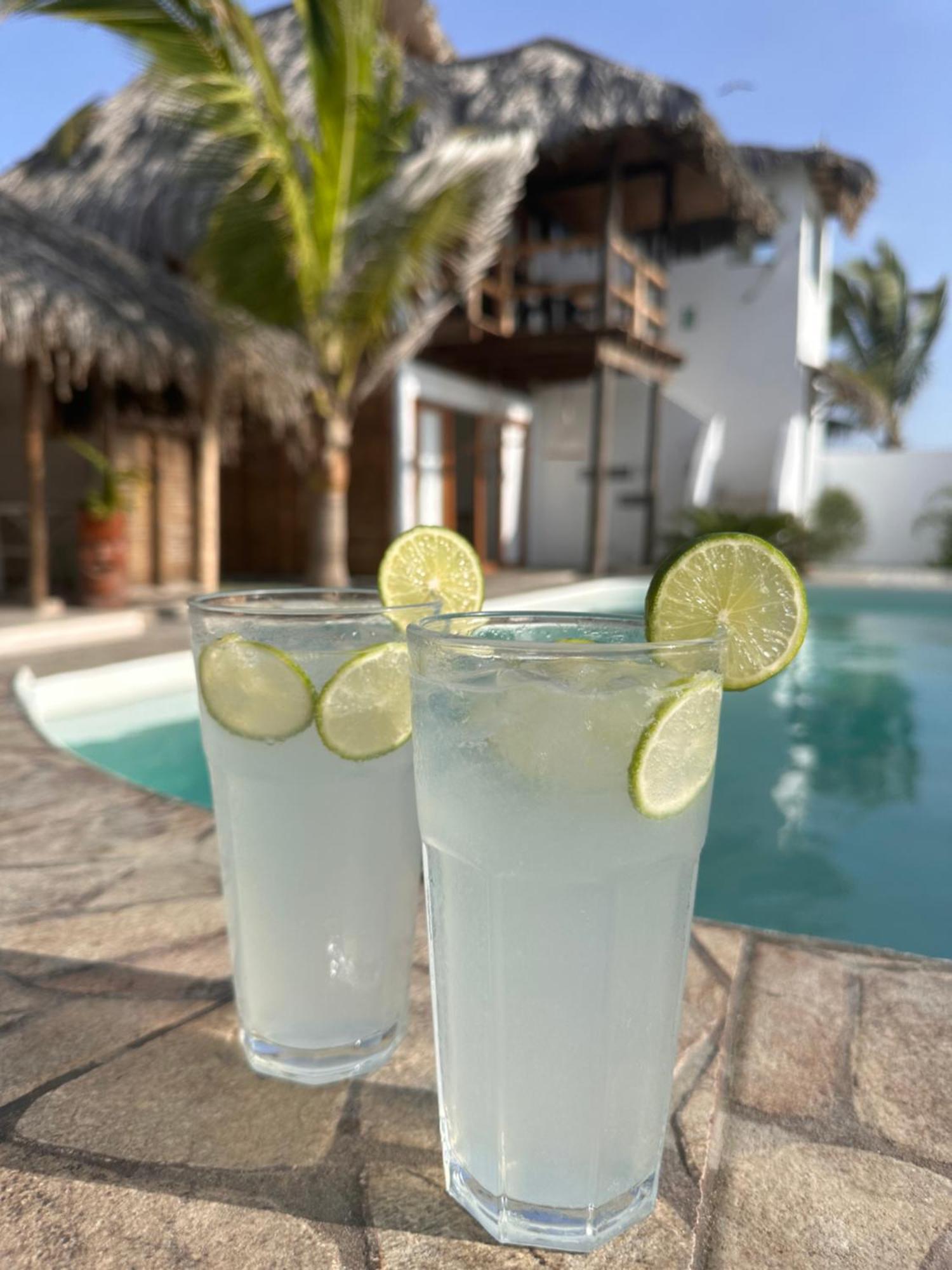 Hotel Puerto Antiguo Los Órganos Екстериор снимка