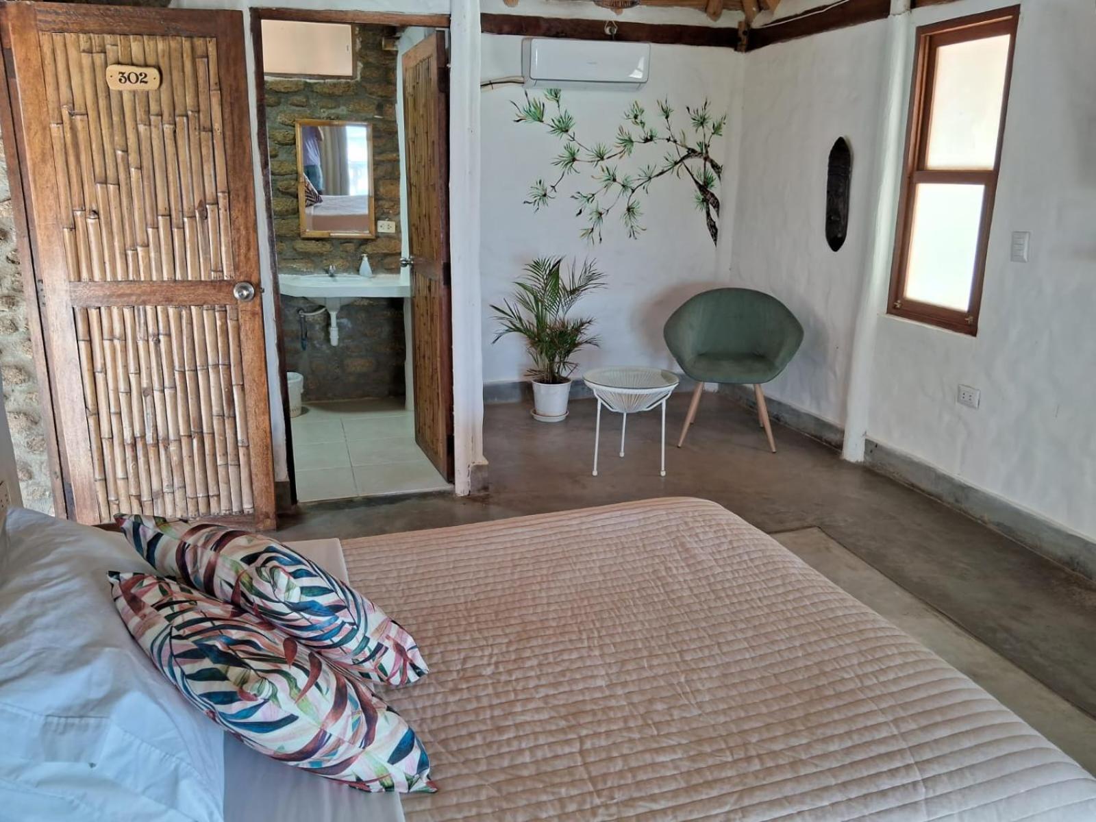Hotel Puerto Antiguo Los Órganos Екстериор снимка