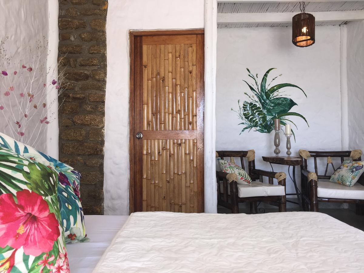Hotel Puerto Antiguo Los Órganos Екстериор снимка