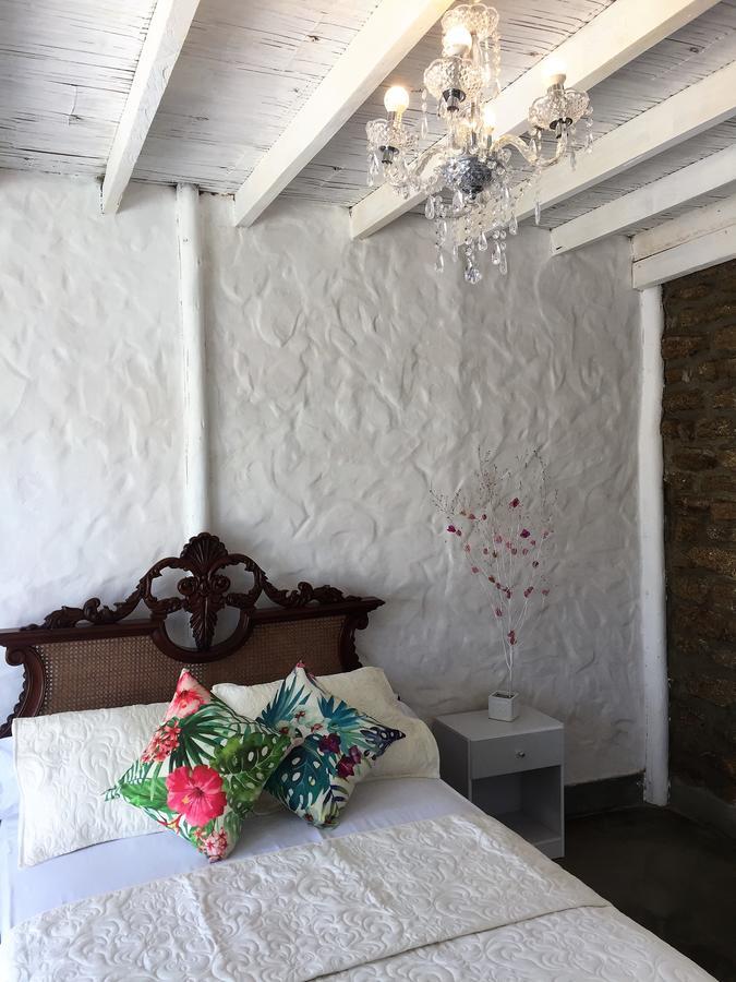 Hotel Puerto Antiguo Los Órganos Екстериор снимка