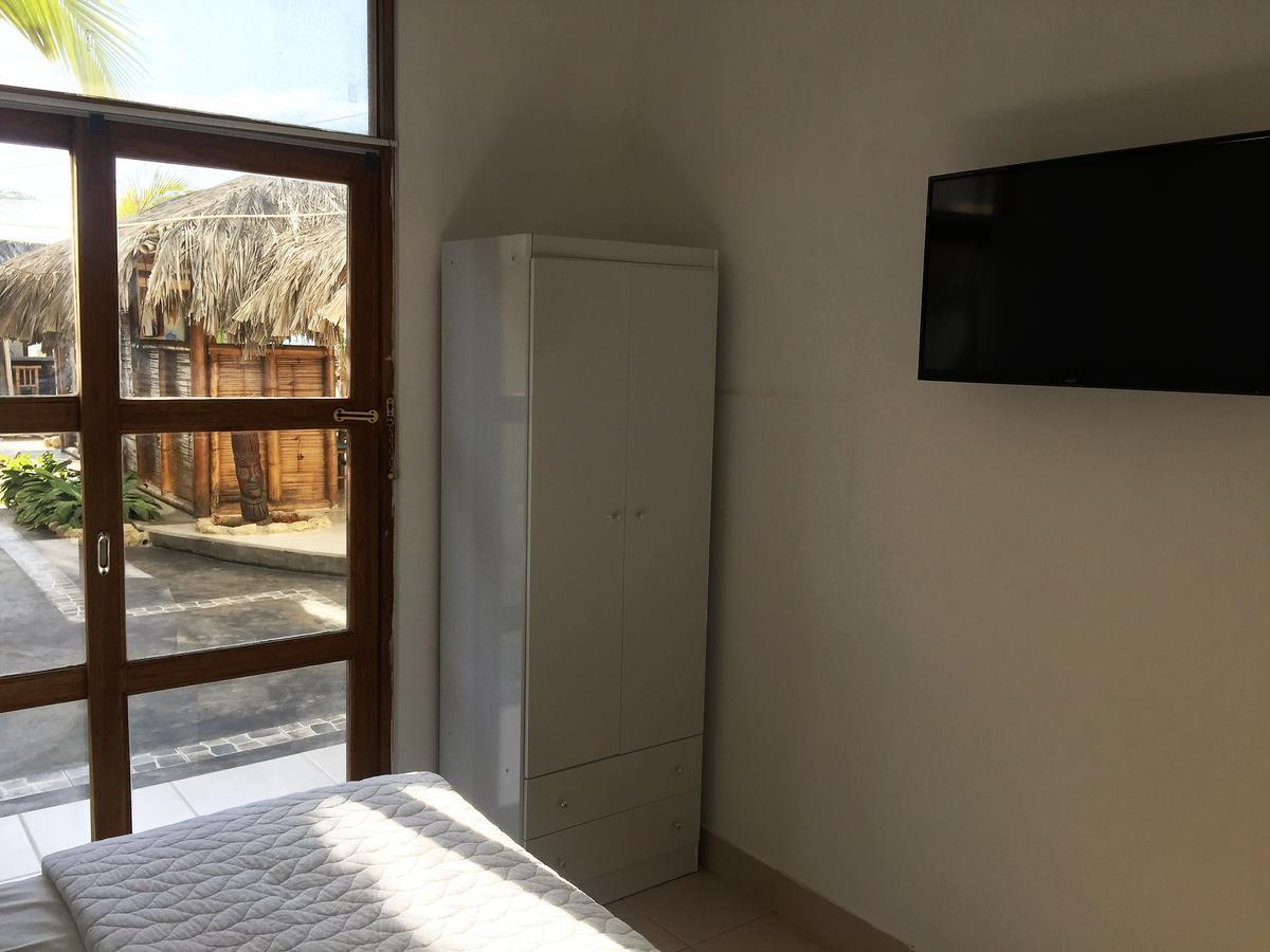 Hotel Puerto Antiguo Los Órganos Екстериор снимка