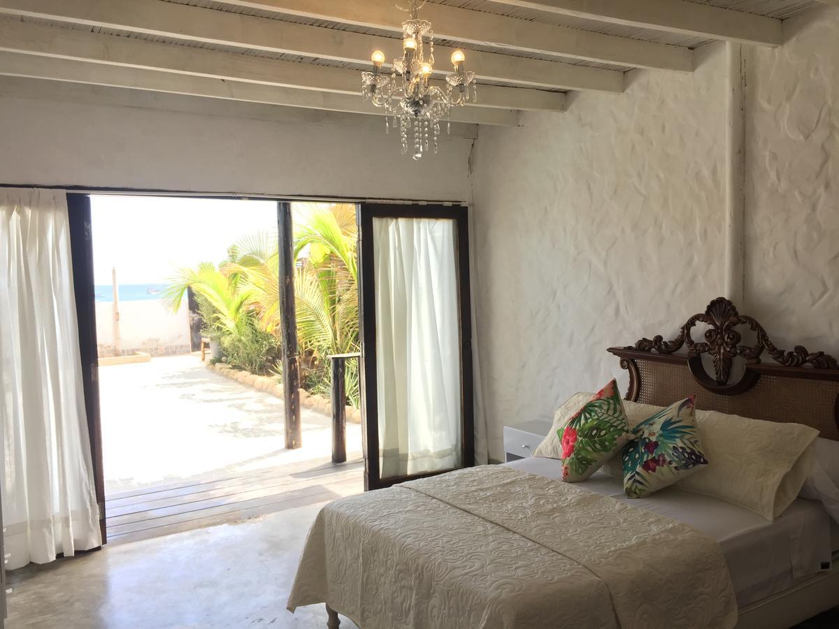 Hotel Puerto Antiguo Los Órganos Екстериор снимка