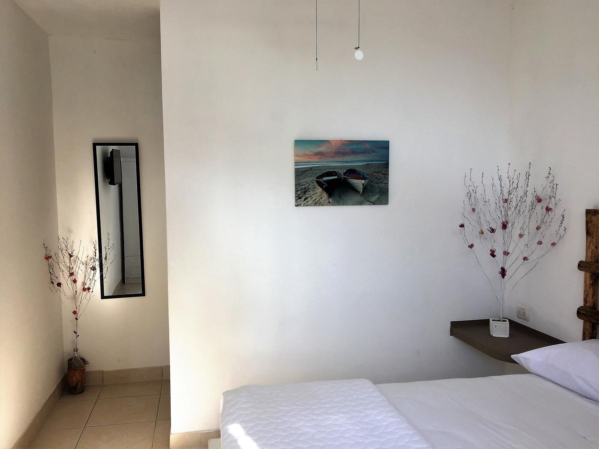 Hotel Puerto Antiguo Los Órganos Екстериор снимка