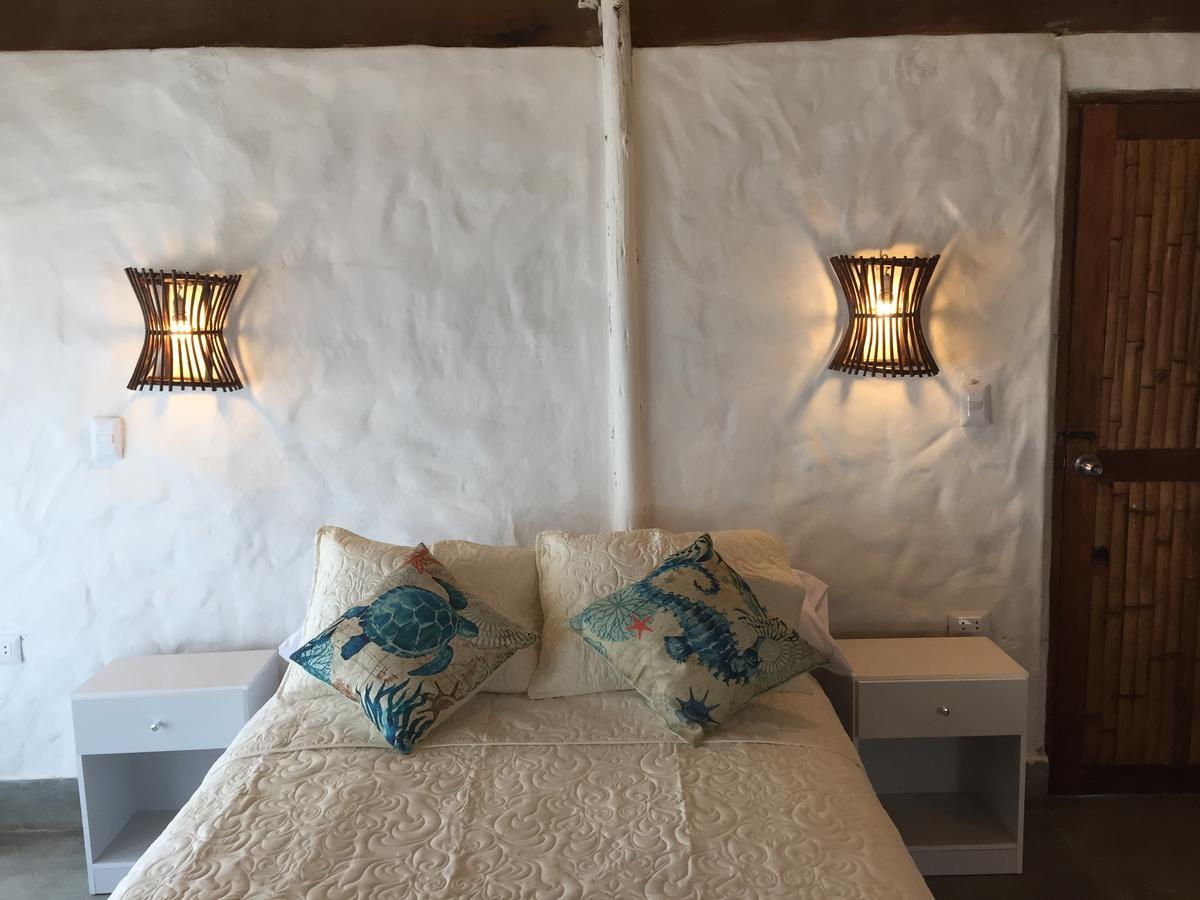 Hotel Puerto Antiguo Los Órganos Екстериор снимка