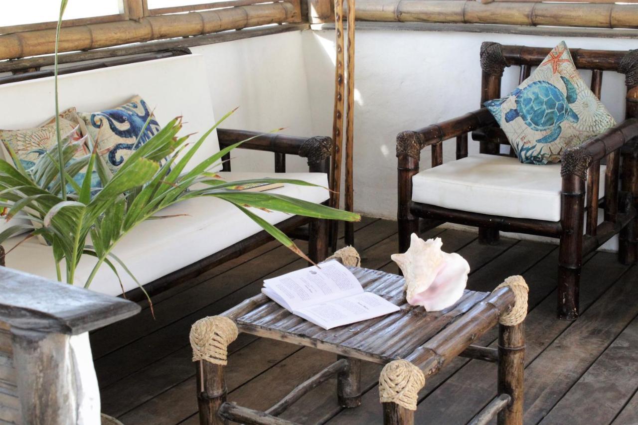 Hotel Puerto Antiguo Los Órganos Екстериор снимка