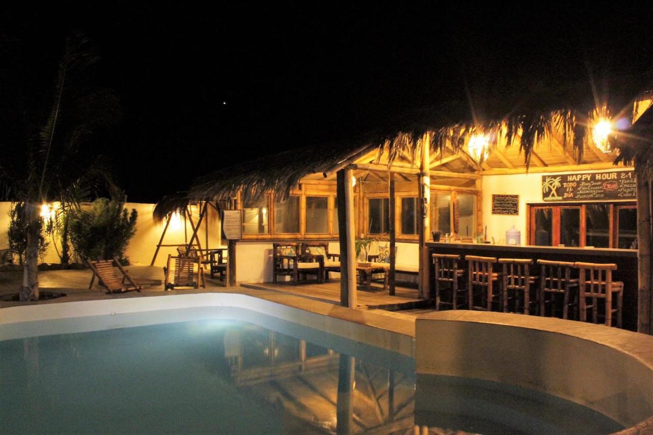 Hotel Puerto Antiguo Los Órganos Екстериор снимка
